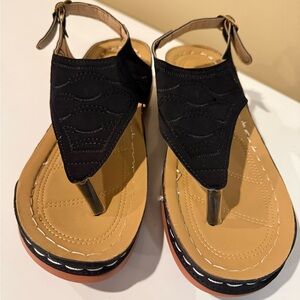 Amazon Black and Tan Women's Sandals
